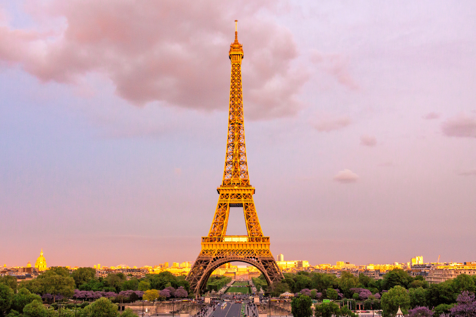 How can I admire the Eiffel Tower to the fullest?