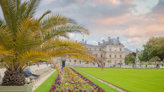 How to have a Tour Charter to Luxembourg Gardens, Paris?