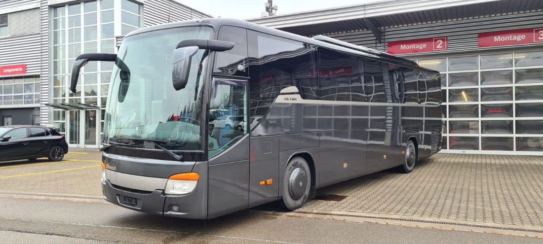 The Benefits of Hiring a Minibus with a Driver